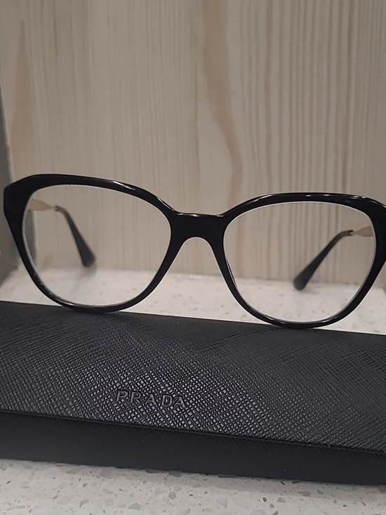 Authentic PRADA - Picture 10 of 11